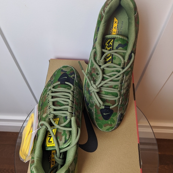 Nike Shoe - Picture 8 of 8